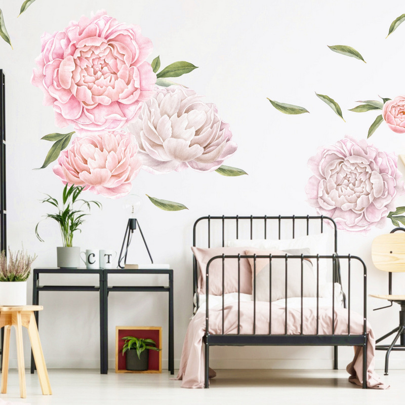 Pašlīmējošās ziedu tapetes — gaiši rozā peonijas